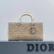 Dior Horizontal Raffia Bag With White Handles 26cm - 1