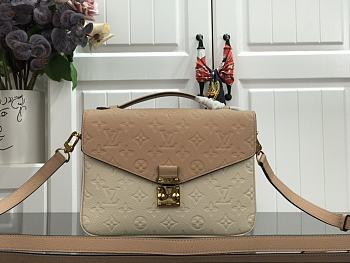 Louis Vuitton M44071 Pochette White Spell Apricot Bag - 25x19x7cm