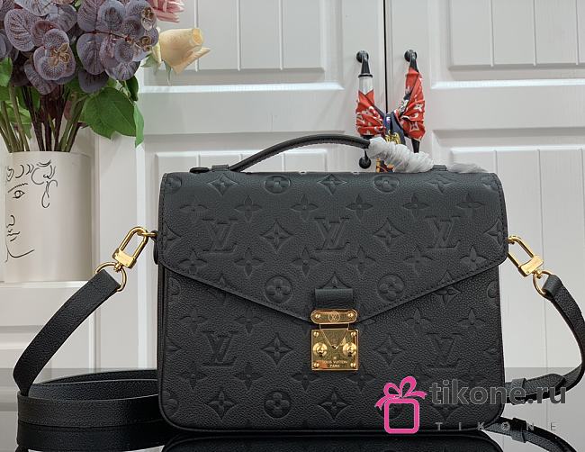 Louis Vuitton M44071 Full Black Pochette Bag - 25x19x7cm - 1