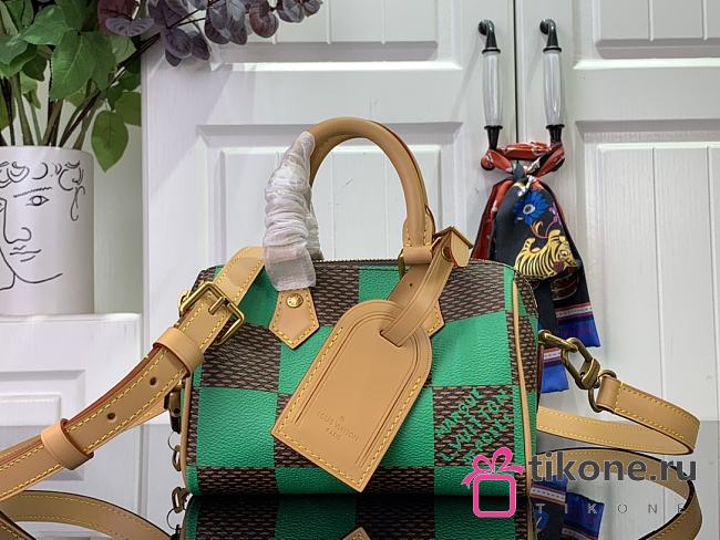 Louis Vuitton Speedy 18 Bandoulière Green Bag - 18x12x10cm - 1