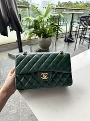 Chanel Classic Green Caviar Bag 23cm - 1