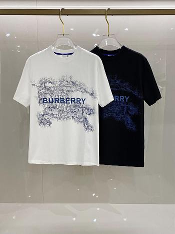 Bubbery White/ Black T-shirt