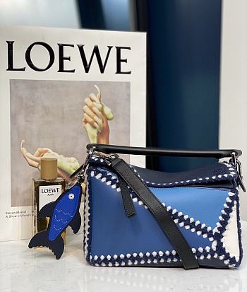 Loewe Puzzle Bag In Blue Leather - 24x10x14cm