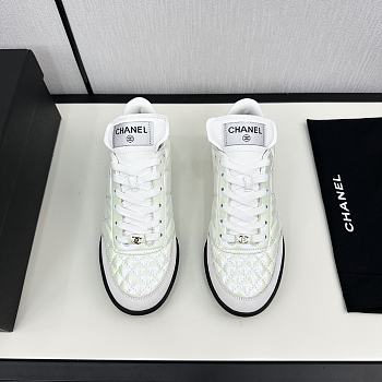 Chanel Low Top In White