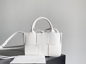 Bottega Veneta White Candy Acro Bag - 20x7x13cm