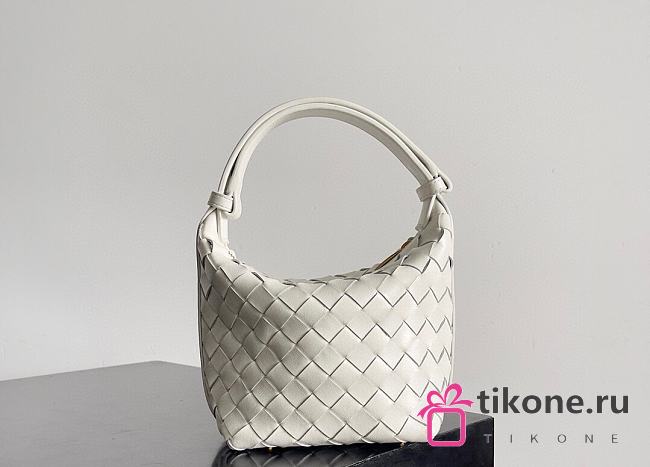 Bottega Veneta Mini White Wallace Bag - 17x13.5x5cm - 1