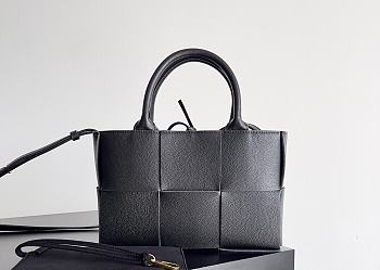 Bottega Veneta Black Candy Acro Bag - 25x16x8cm