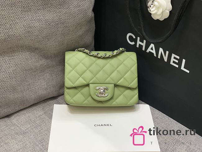 Chanel Mini Classic Green Caviar Handbag 17cm - 1