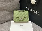 Chanel Mini Classic Green Caviar Handbag 17cm - 1