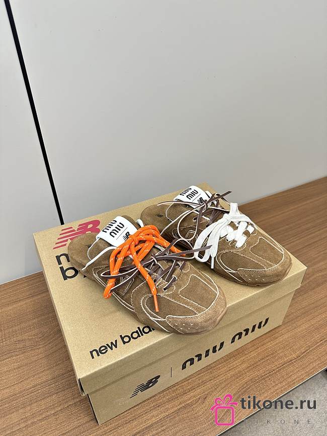 Miumiu x New Balance Brown Sandals - 1