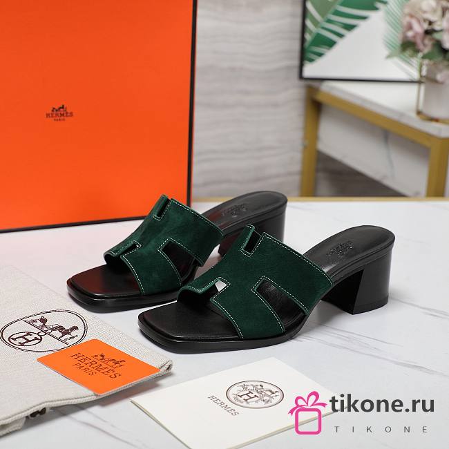 Hermes Oiran Green Velvet Sandals - 1