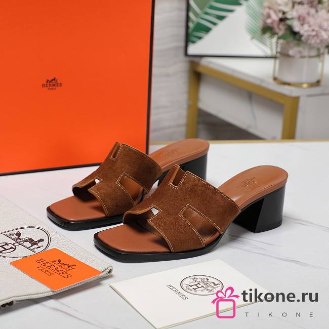 Hermes Oiran Brown Velvet Sandals - 1