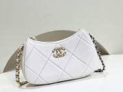 Chanel White Hobo Handbag - 13.5x23.5x5.3cm - 1