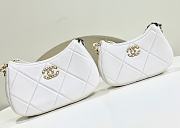 Chanel White Hobo Handbag - 13.5x23.5x5.3cm - 5