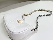 Chanel White Hobo Handbag - 13.5x23.5x5.3cm - 4