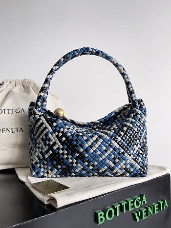 Bottega Veneta Tosca Blue Caro Shoulder Bag - 27x18x8cm