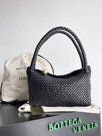 Bottega Veneta Tosca Black Shoulder Bag - 27x18x8cm