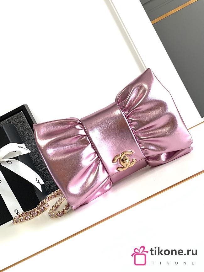 Chanel Clutch Metallic Lambskin & Silver-Tone Metal Pink - 15x22x4cm - 1