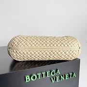 Bottega Veneta Clicker In Beige Shoulder Bag - 38x25x10cm - 5