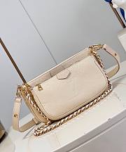 LV Multi Pochette Accessoires Cream M46568 - 25x14.5x4.5cm - 1