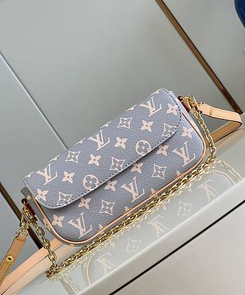 LV Wallet on Chain Ivy Trianon Gray M12778 - 23.5x1 x4.3cm