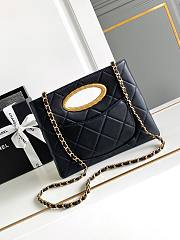 Chanel Clutch Lambskin & Gold-Tone Metal Black - 19×25×3cm - 3