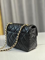 CC Mini Flap Bag Shiny Lambskin & Gold Plated Metal Black - 13.5×19×7cm - 5