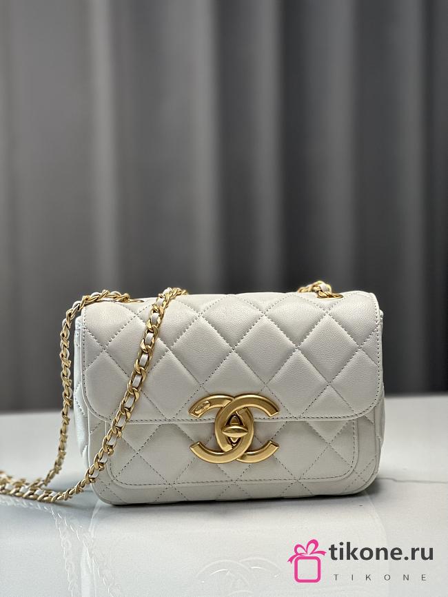 CC Mini Flap Bag Shiny Lambskin & Gold Plated Metal White - 13.5×19×7cm - 1