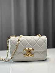 CC Mini Flap Bag Shiny Lambskin & Gold Plated Metal White - 13.5×19×7cm - 1