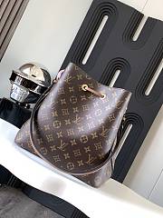 LV NeoNoe MM Monogram Canvas Caramel M44887 - 26x26x17.5cm - 2