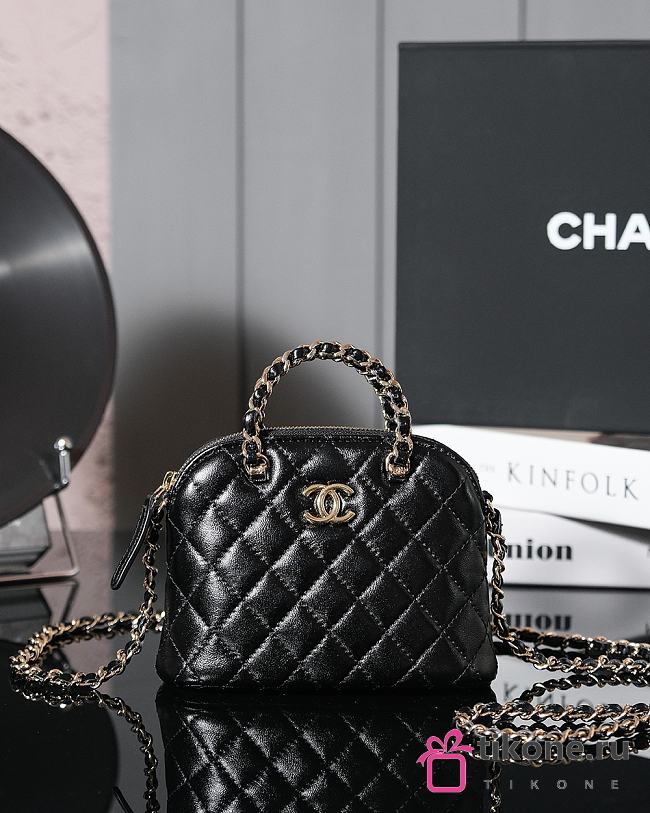 Chanel Clutch with Strap Lambskin & Gold Metal Black - 11×16×5.5cm - 1