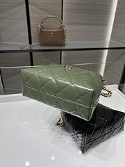 Chanel Clutch with Strap Lambskin & Gold Plated Metal Green - 14×18.5×7cm - 5