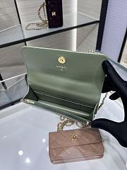 Chanel Flap Phone Holder with Chain Lambskin & Gold-Tone Metal Green - 10×18×4.5cm  - 4