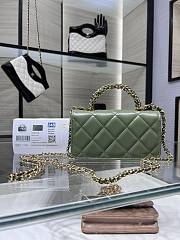 Chanel Flap Phone Holder with Chain Lambskin & Gold-Tone Metal Green - 10×18×4.5cm  - 2