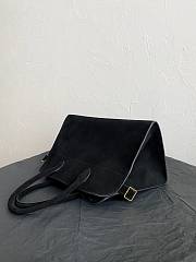 The Row Soft Margaux 15 Bag in Suede Black - 38×24×27cm - 2