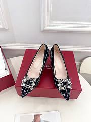  Roger Vivier Flower Strass 65 Leather-Trimmed Bouclé Pumps - 6