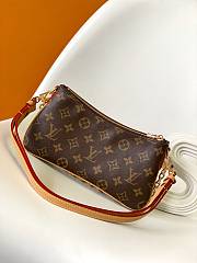 LV Liv Pochette Monogram M83008 - 24.5x13.5x6.5cm - 3