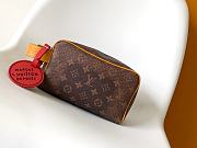 LV Locker Dopp Kit Monogram Dust M11765 - 23x13x12cm - 1