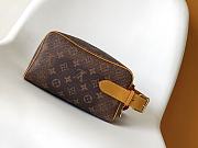 LV Locker Dopp Kit Monogram Dust M11765 - 23x13x12cm - 4