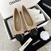 Chanel Ballet Flats Lambskin Beige & Black 10mm - 1