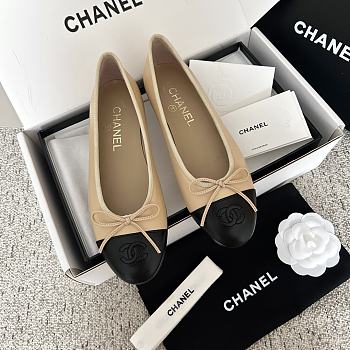 Chanel Ballet Flats Lambskin Beige & Black 10mm