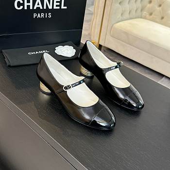 Chanel Mary Janes Shiny Calfskin & Patent Calfskin Black 35mm