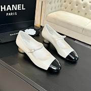 Chanel Mary Janes Shiny Calfskin & Patent Calfskin Ivory & Black 35mm - 1