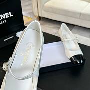 Chanel Mary Janes Shiny Calfskin & Patent Calfskin Ivory & Black 35mm - 3