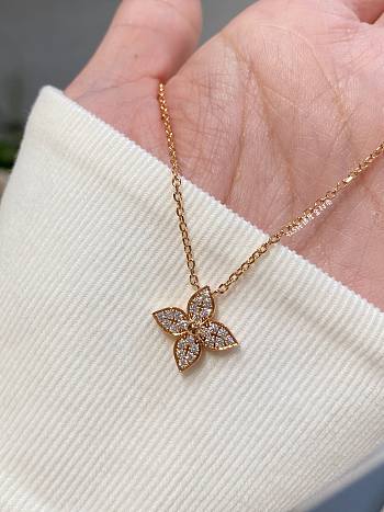 LV Idylle Blossom Pendant And Diamonds Q93710