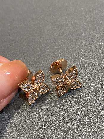 LV Idylle Blossom Stud Earrings Diamonds Q96944