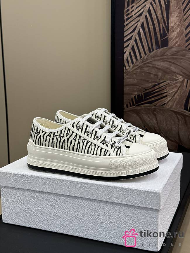 Walk'n'Dior Platform Sneaker Embroidered Cotton with White and Black Miss Dior Allover Motif - 1