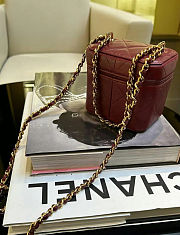 Chanel Clutch With Chain Enamel Gold Metallic Burgundy - 8.5×11×7cm - 2