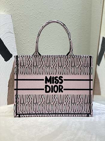 Medium Dior Book Tote White and Pale Pink Miss Dior Allover Embroidery - 36x27.5x16.5cm