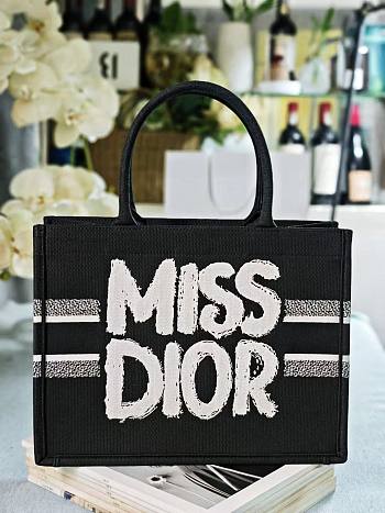 Medium Dior Book Tote Black and White Miss Dior Graffiti Embroidery - 36x27.5x16.5cm